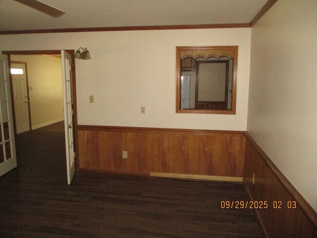 Building Photo - 1204 Sharon Dr