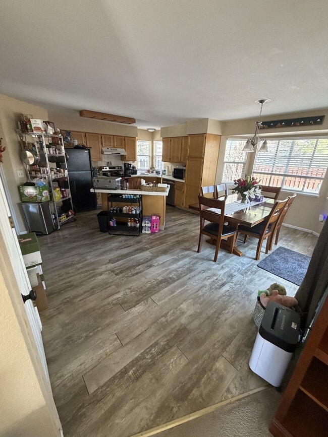 Foto del edificio - 4268 Stoneridge Dr