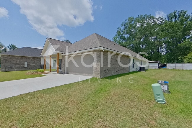 Building Photo - 22871 Balsam Dr