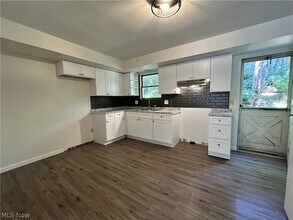 Building Photo - 3601 Beaumont Dr