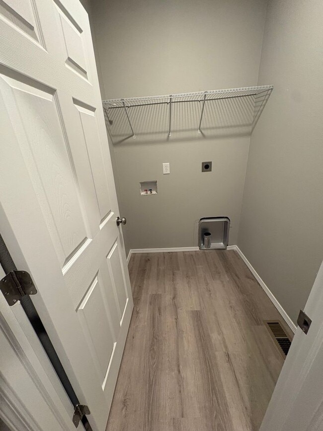 Building Photo - 2490 548th Rd