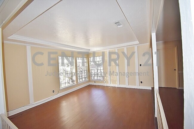 Building Photo - Lovely 3/2 Duplex on Corner Lot in Dallas ...