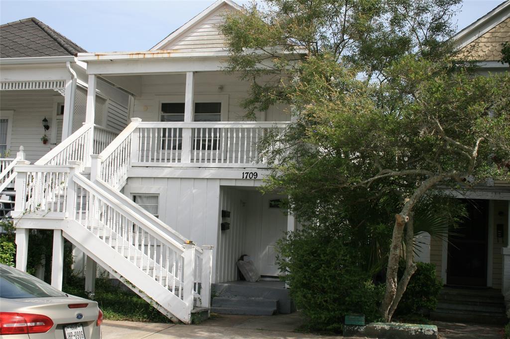 1709 Avenue L Ave, Galveston, TX 77550 Room for Rent in Galveston, TX