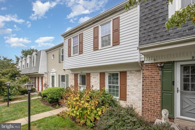 Building Photo - 912 Allenview Dr