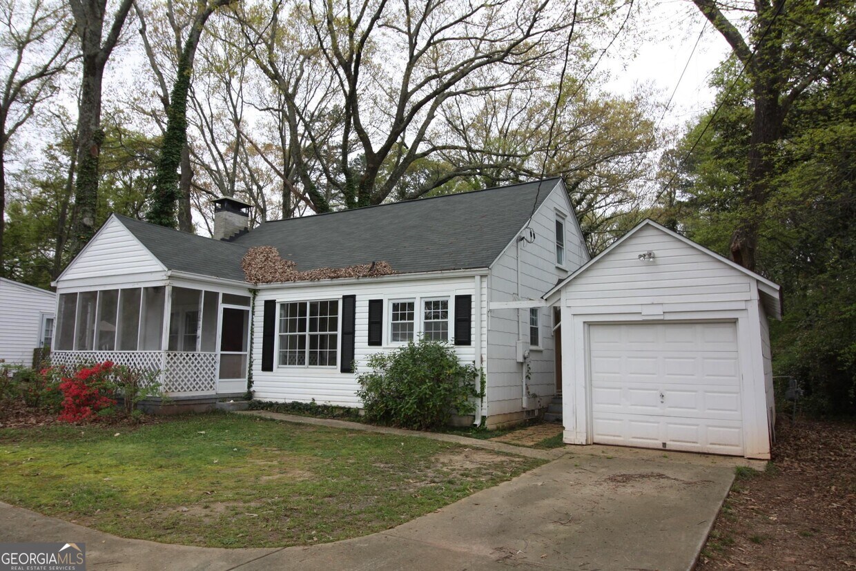 Primary Photo - 996 Sycamore Dr
