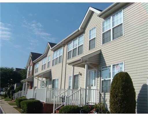 Building Photo - 302 Vasser Dr