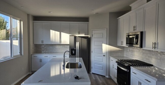 Foto del edificio - 40430 Melrose Dr