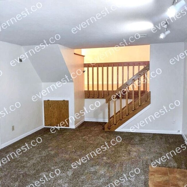 Building Photo - Beautiful 4-Bedroom Home with Modern Comfo...