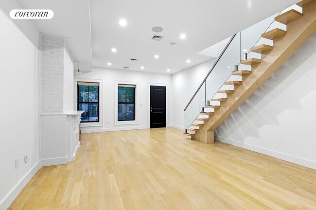 Foto del edificio - 140 Woodbine St