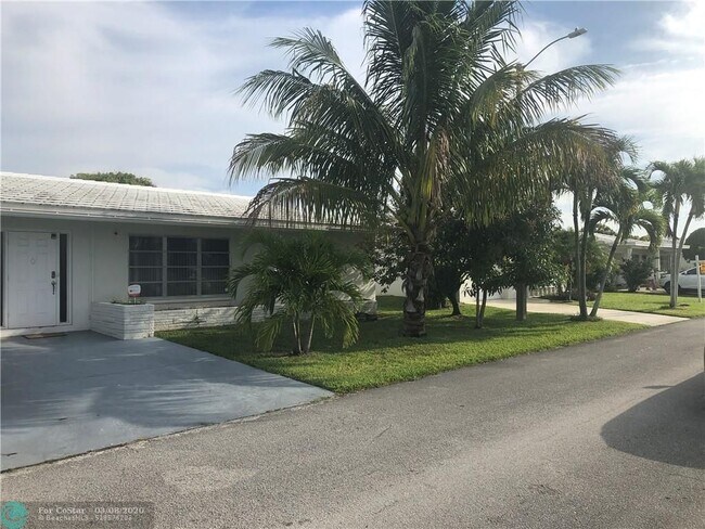 Building Photo - 6705 NW 72nd St