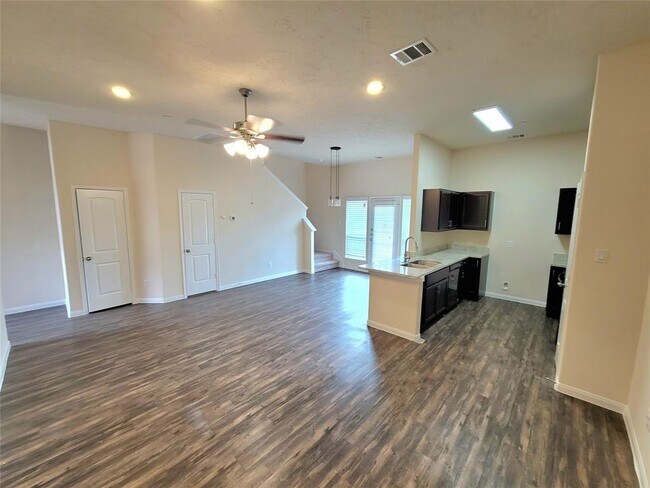 Building Photo - 2326 Bermuda Palms Dr