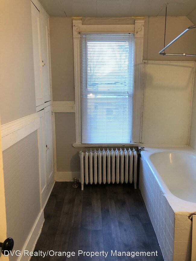 Building Photo - 417 N 49th St