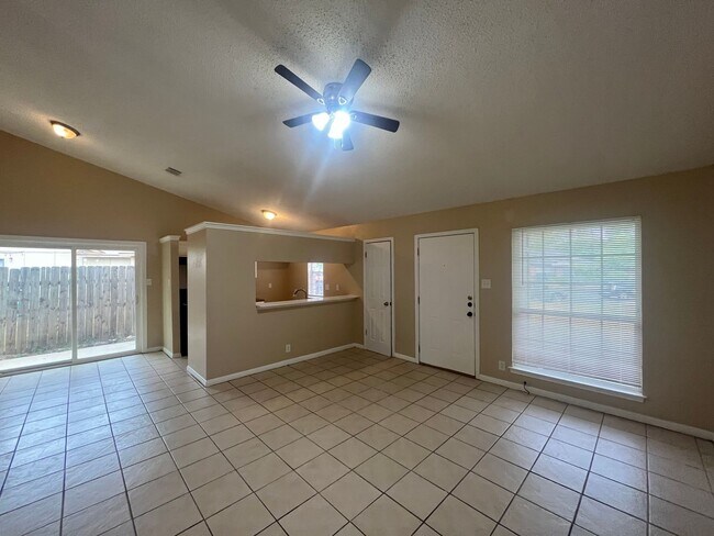 Building Photo - 5105 Meadow Cove