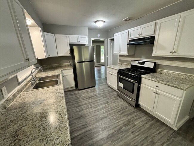 Foto del edificio - 706 Beaverbrook Dr