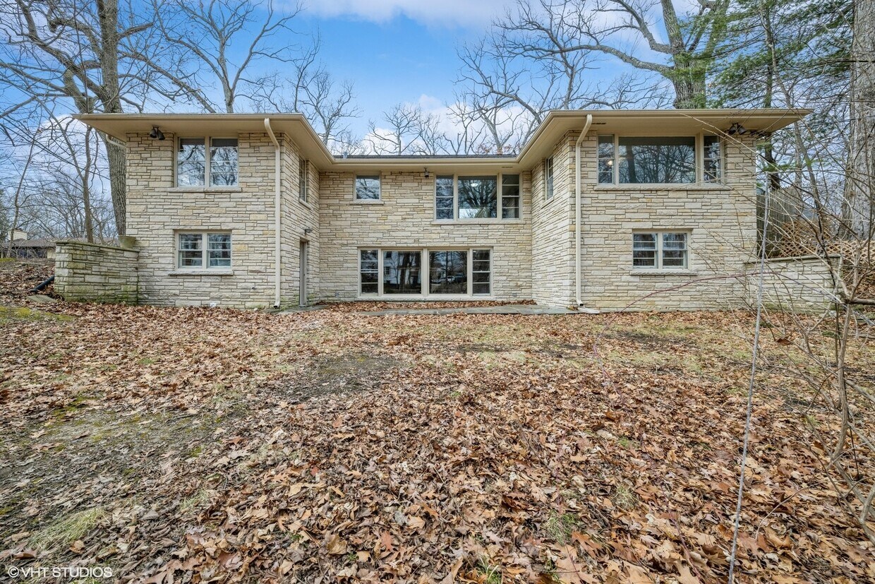 Primary Photo - 1555 Willow St