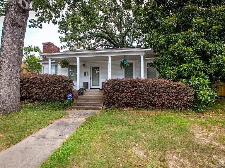 Foto principal - 1717 N University Ave