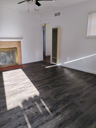 Big Living Room - 2705 W Ramona Rd