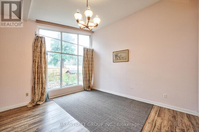 Photo du bâtiment - 5 Cottonwood Dr