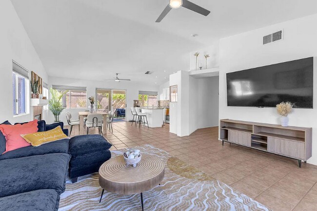 Foto del edificio - 79200 Violet Ct