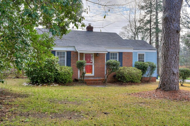 Building Photo - 1019 1/2 Bedford Dr