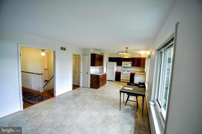 Foto del edificio - 2818 Oakton Manor Ct