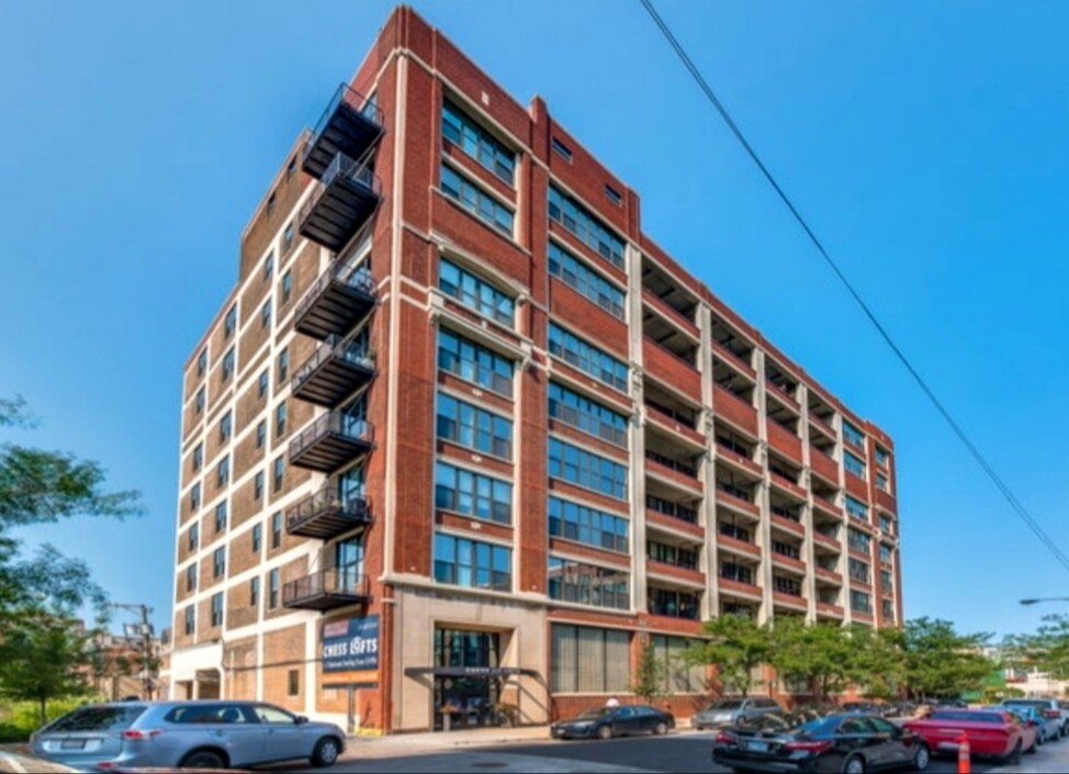 Foto principal - 320 E 21st St