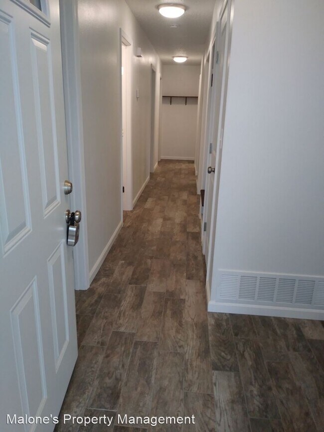 Building Photo - 3 br, 1.5 bath House - 3805 Chetwood Dr.