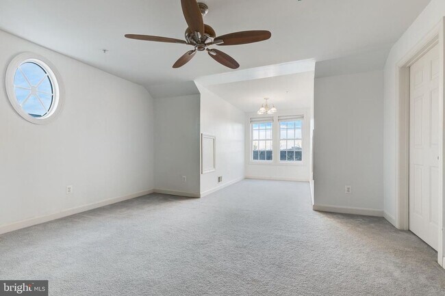 Building Photo - 43809 Water Bay Terrace