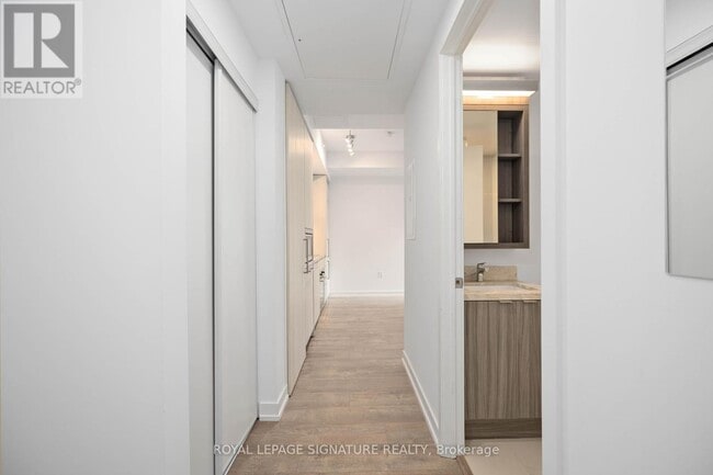 Building Photo - 115-2115 Blue Jays Way