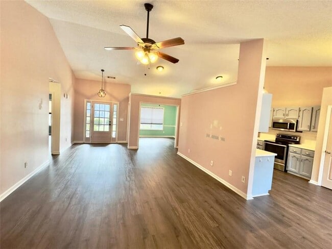 Foto del edificio - 705 Ridgeland Rd