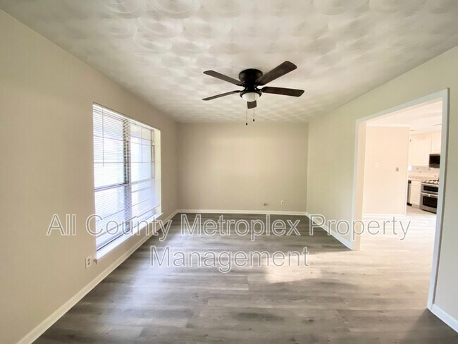 Building Photo - 13932 Pyramid Dr