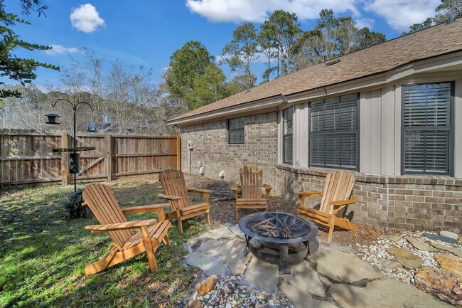 Building Photo - 313 Manden Rd