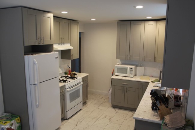 Foto del edificio - 638 Castleton Ave