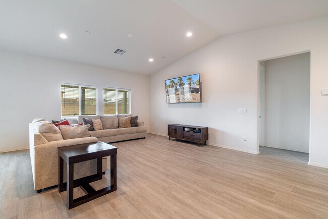 Building Photo - 44721 Melkesian Blvd