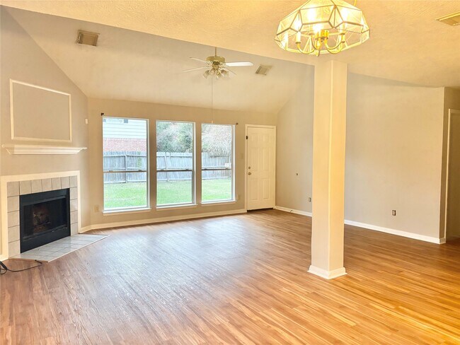 Foto del edificio - 15919 Blue Mesa Ridge Dr