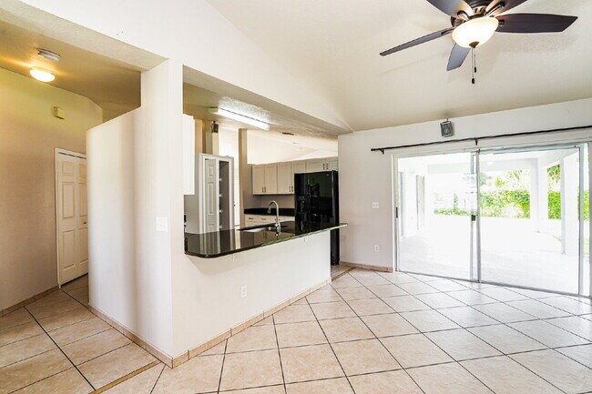 Foto del edificio - Very nice 3 bedroom with bonus room in Poinciana