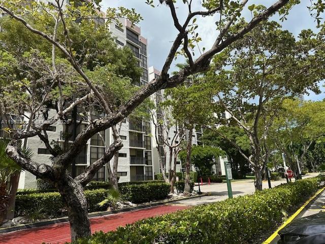 Foto del edificio - 17021 N Bay Rd