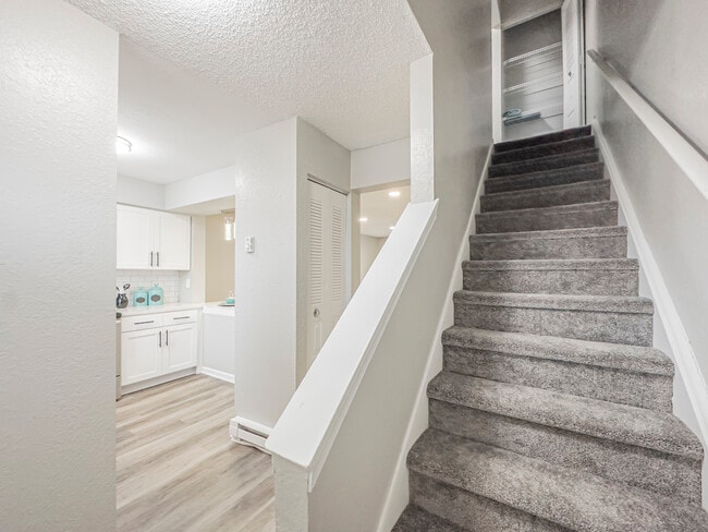 Building Photo - Yorktowne Pointe Townhomes