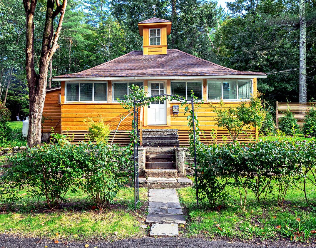 29 Van Dale Rd, Woodstock, NY 12498 House for Rent in Woodstock, NY
