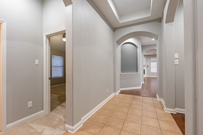 Foto del edificio - 10120 Big Thicket Dr