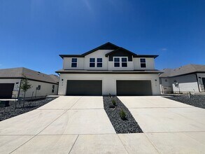 Building Photo - 414-414 Nespral Dr