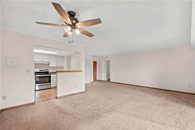 Building Photo - 603 Calais Dr