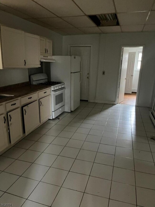 Building Photo - 66 Erie St