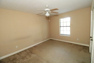 Building Photo - 113 Silver Bay Ln