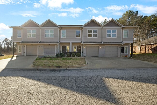 Building Photo - 16076 Echo Glen Dr