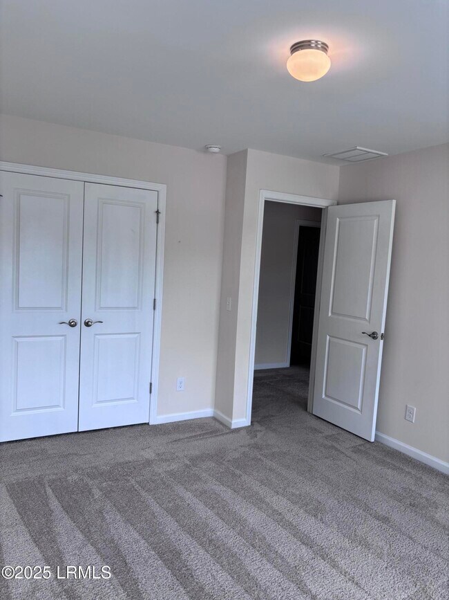 Building Photo - 10 Grand Willow Wy