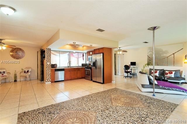 Primary Photo - 9770 NW 24th St