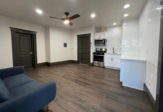 Foto del edificio - 345 N Van Ness Ave