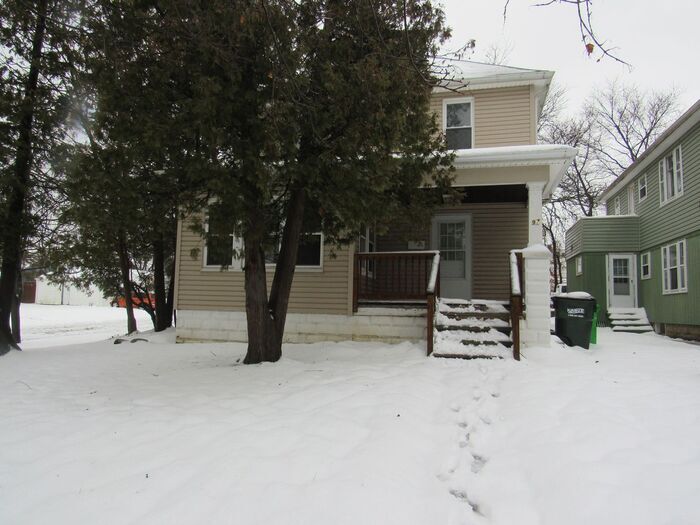Primary Photo - Spacious 3BD Side-by-Side in Bedford!