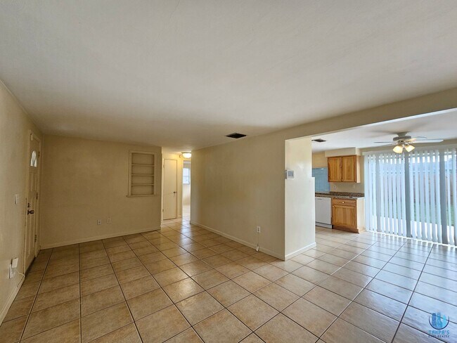 Foto del edificio - 2 Bedrooms 1 bath House for Rent in New Po...